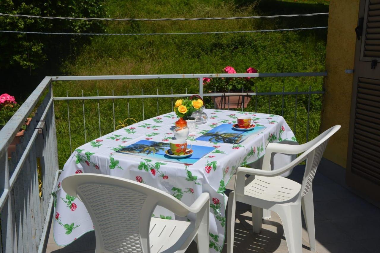 Agriturismo Ghirlanda Norma Rita Carrodano Inferiore Exteriér fotografie