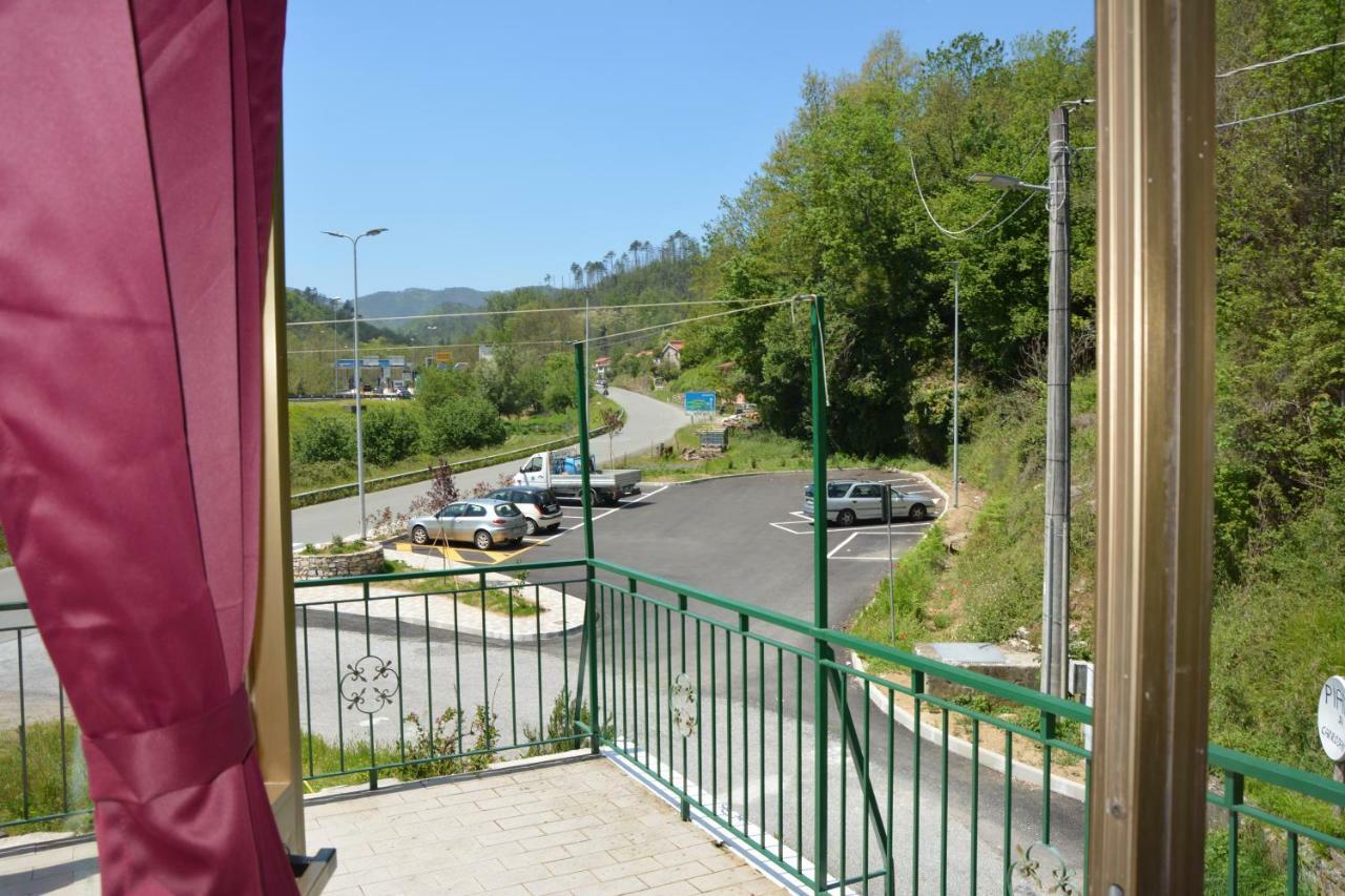 Agriturismo Ghirlanda Norma Rita Carrodano Inferiore Exteriér fotografie